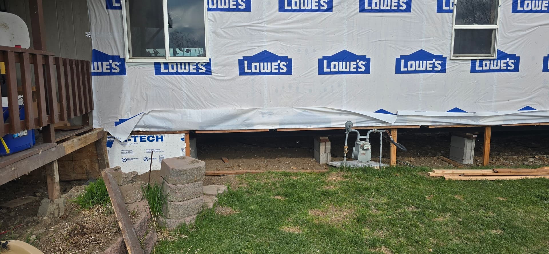 Gallery photos for Leveling a Home's Structure to Fix Interior Bowing: Image #2